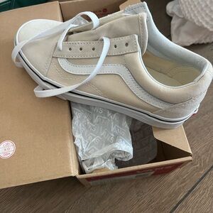 Vans old school Cream and White Sneakers